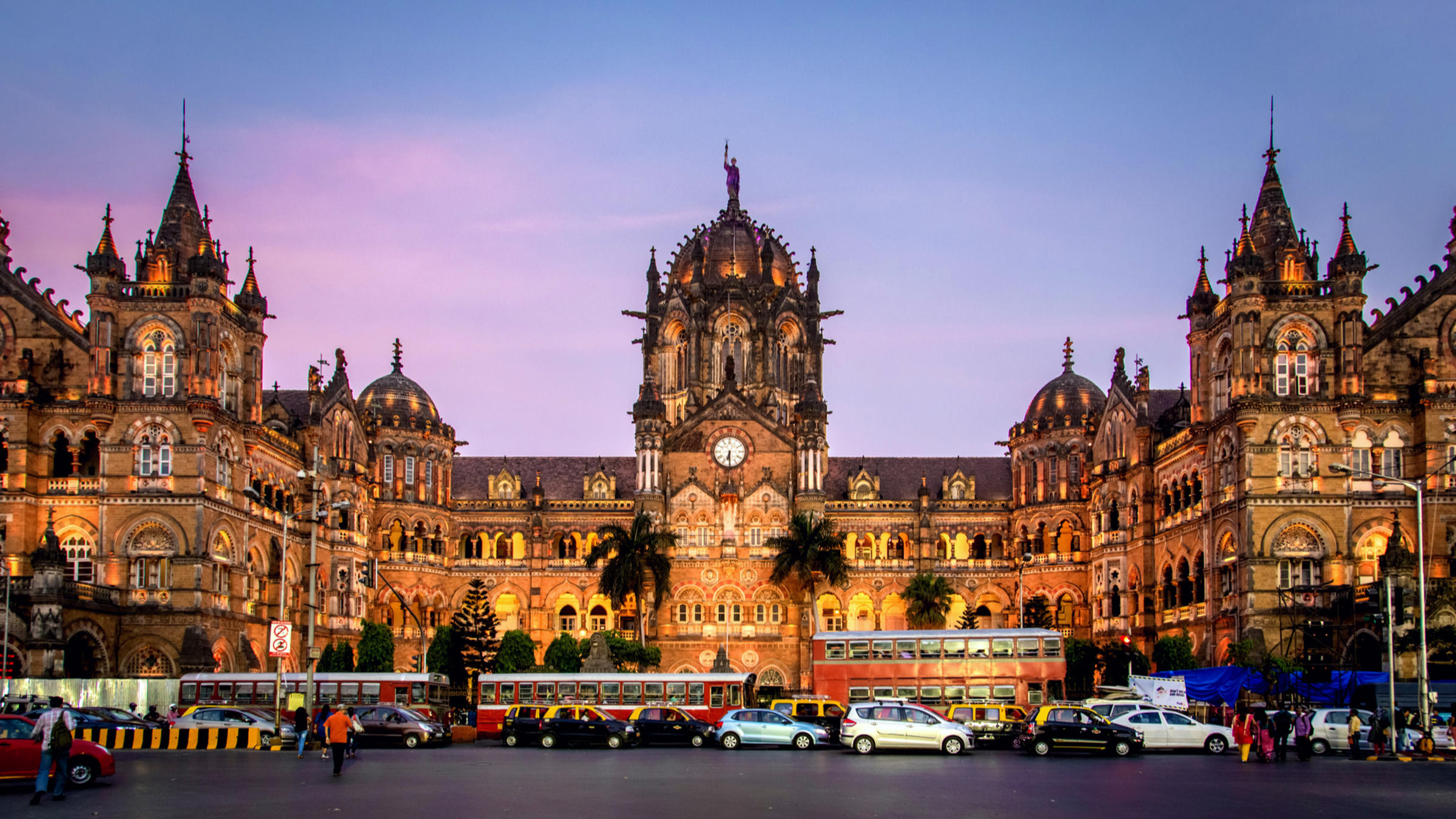 Chhatrapati Shivaji Maharaj Terminus – When Trains, Queens, and Gothic Domes Came Together in Mumbai