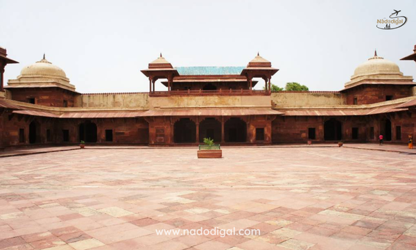 Fatehpur Sikri – Akbar’s Red Sandstone Dream City That Went from Mega Capital to Ghost Town in 15 Years
