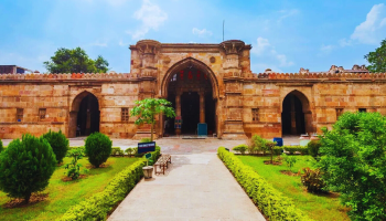 Historic City of Ahmedabad – A 600-Year-Old Urban Marvel That Still Wears Its Soul on the Streets