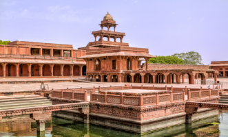 Fatehpur Sikri – Akbar’s Red Sandstone Dream City That Went from Mega Capital to Ghost Town in 15 Years